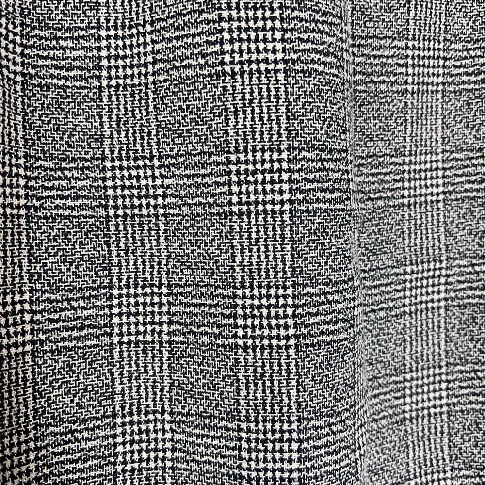 Vintage Black & White Plaid Mini Skirt – Preppy Y2K Business Casual (Size 6) - Picture 2 of 6